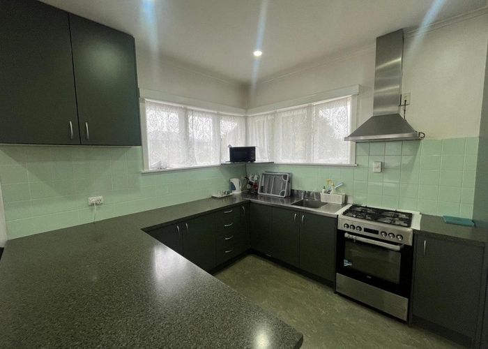  at 2/91 Lynwood Road, New Lynn, Waitakere City, Auckland