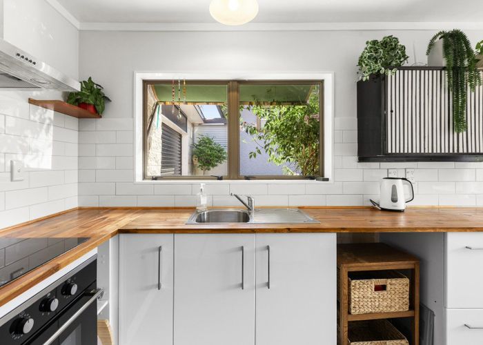  at 2/2 Church Road, Taradale, Napier