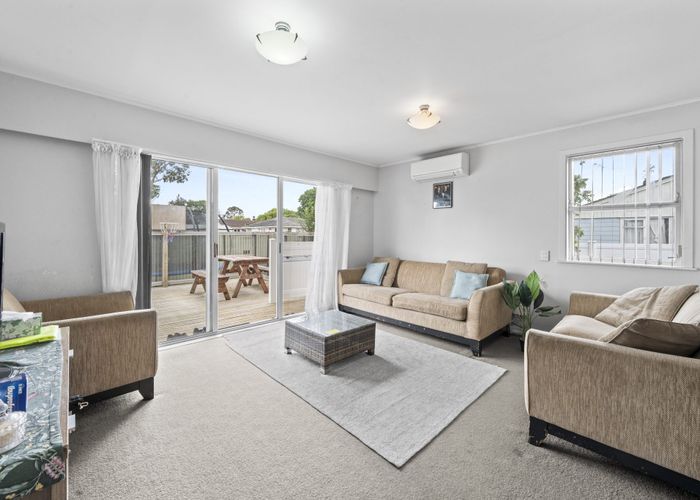  at 4 Corsair Crescent, Mangere, Manukau City, Auckland