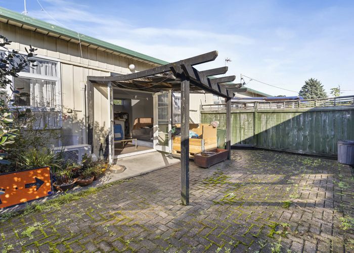  at 3/86 Portage Road, New Lynn, Auckland