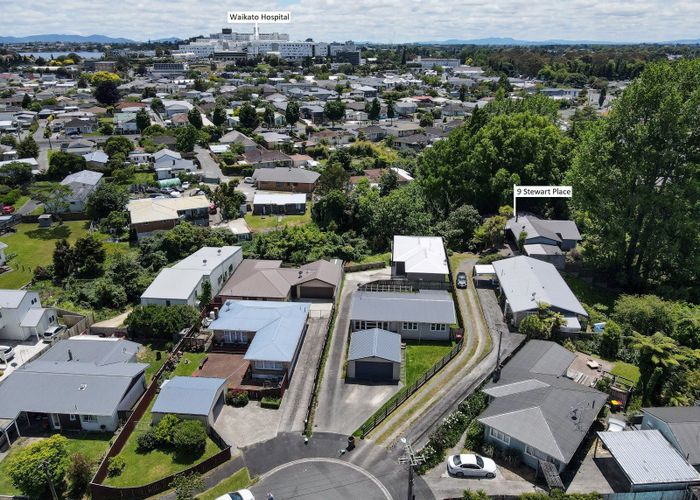  at 11 Stewart Place, Melville, Hamilton