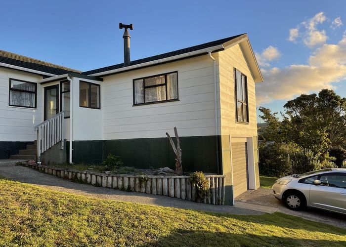  at 142 Mark Avenue, Grenada Village, Wellington, Wellington