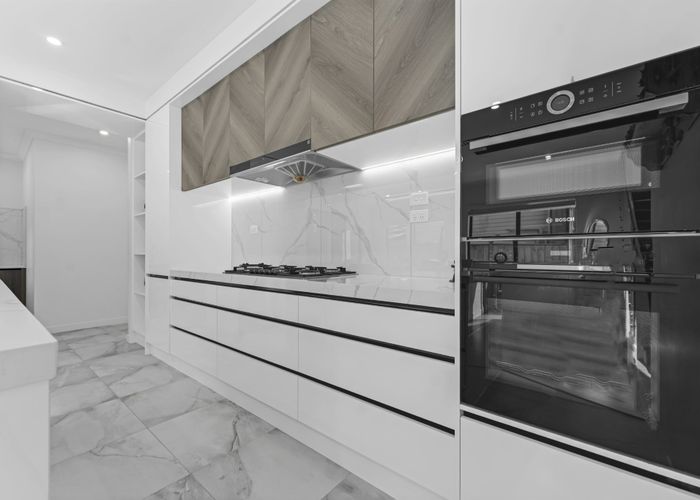  at 5 Woodacre Street, Flat Bush, Manukau City, Auckland
