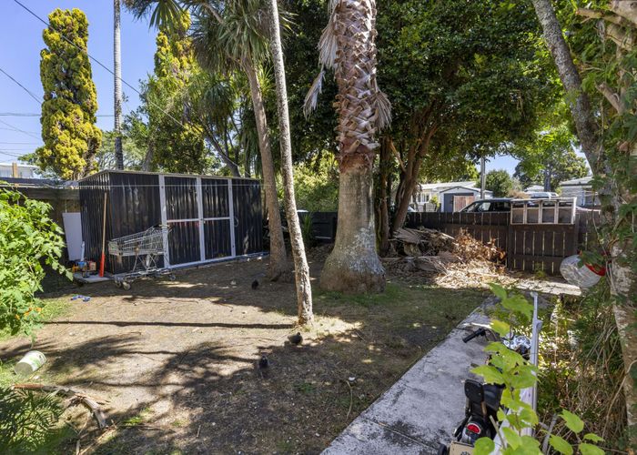  at 86 Canal Road, Avondale, Auckland City, Auckland