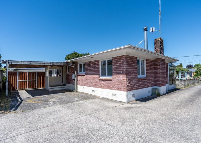  at 20 Fenwick Crescent, Hillcrest, Hamilton