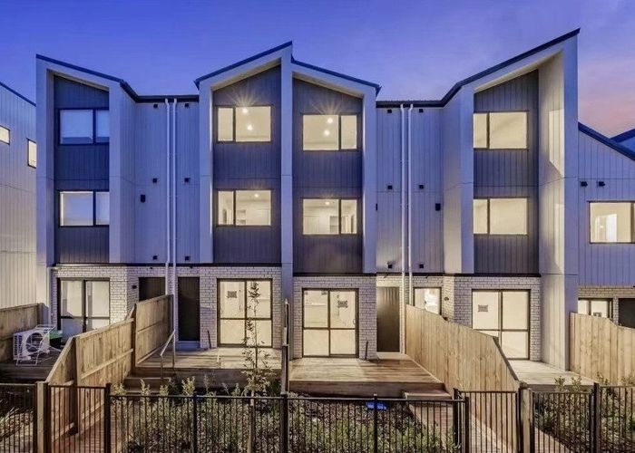  at 17 Paetai Lane, Te Atatū Peninsula, Auckland