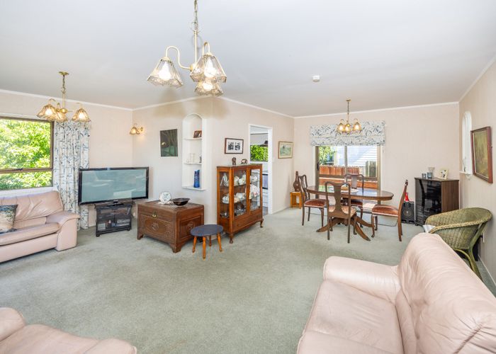  at 28 Gilbass Avenue, Hamilton Lake, Hamilton