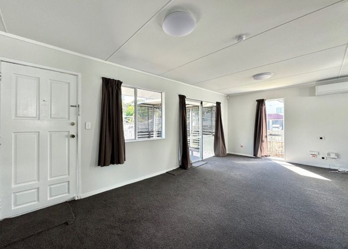  at 23 Everglade Drive, Goodwood Heights, Auckland