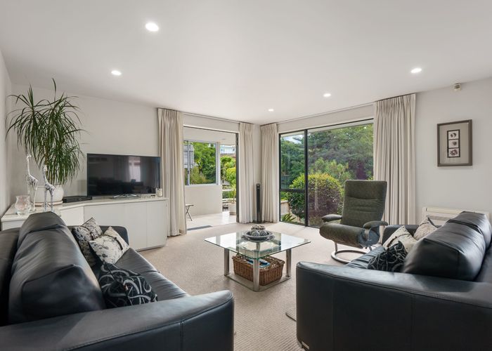  at 1/16 Heath Avenue, Northcote, Auckland