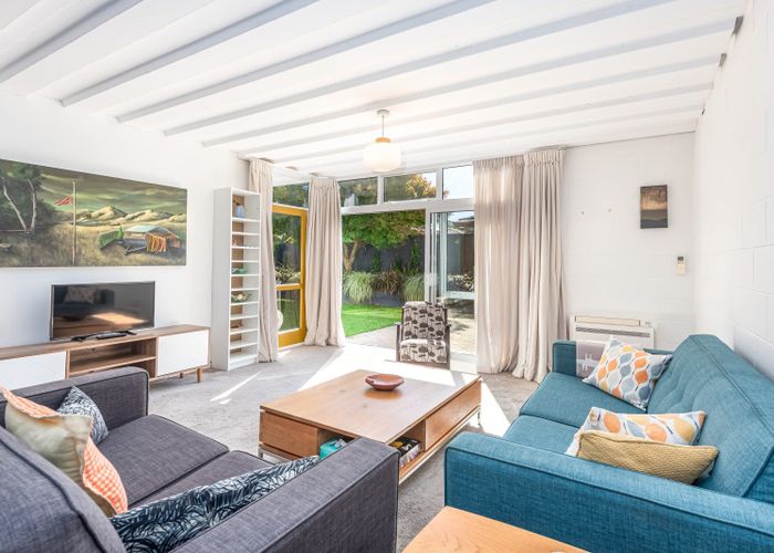  at 1/107 Holly Road, St Albans, Christchurch