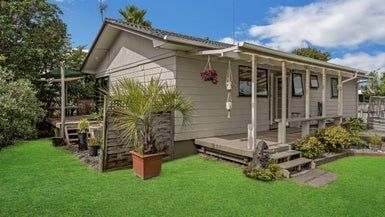  at 18 Denver Avenue, Sunnyvale, Auckland
