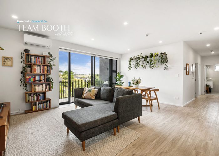  at 202/165 Lake Road, Northcote, Auckland