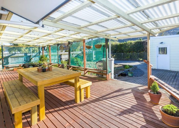  at 3 Hazel Street, Ebdentown, Upper Hutt