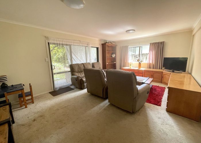  at 15 Kingsclere Place, Goodwood Heights, Manukau City, Auckland