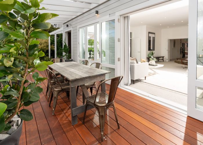  at 15 Wesley Road, Kelburn, Wellington