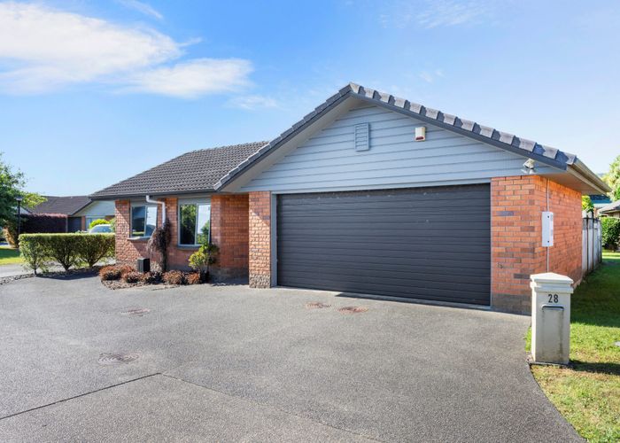 For sale 28/1 Piriti Drive, Te Atatu Peninsula, Waitakere City
