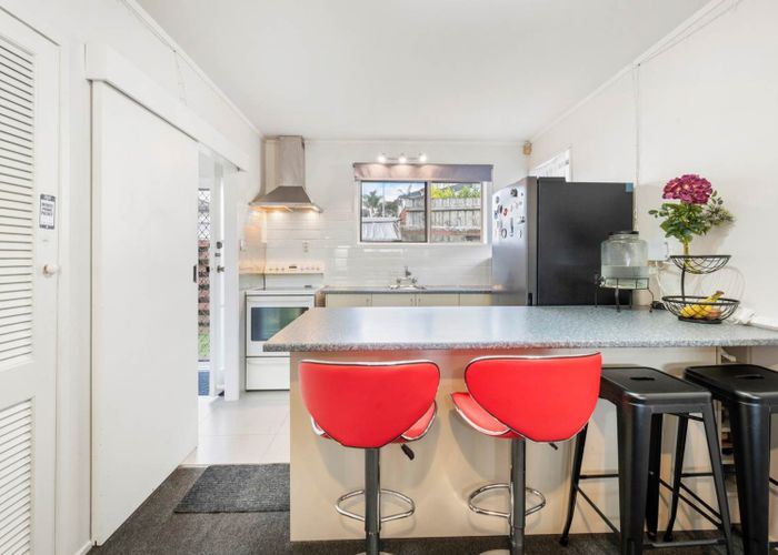  at 2/1 Halsey Road, Manurewa, Auckland