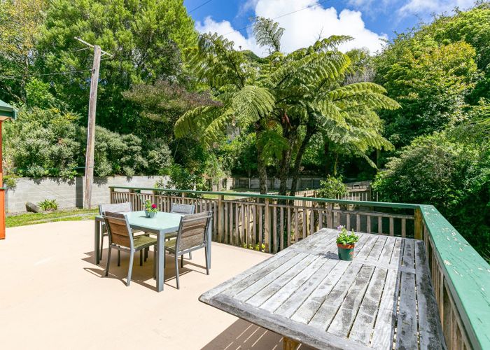  at 4 Dominion Park Street, Johnsonville, Wellington