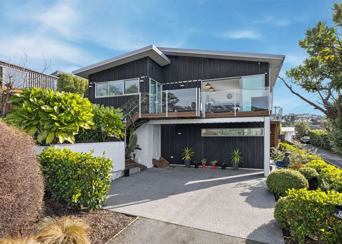 For sale 74 Moncks Spur Road, Redcliffs, Christchurch City