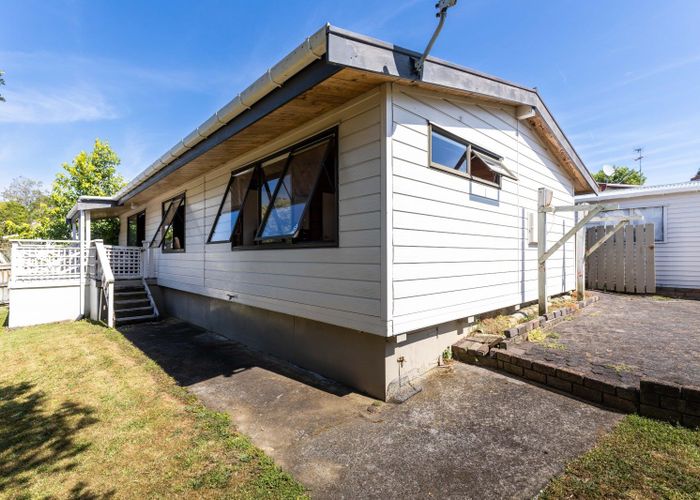  at 41 Riversdale Drive, Merrilands, New Plymouth
