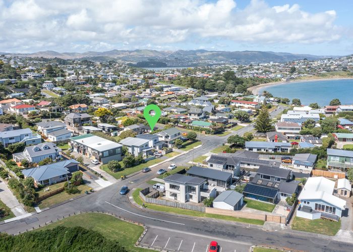  at 14 Lambley Road, Titahi Bay, Porirua
