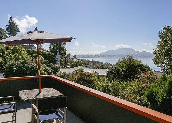 For sale 16 Drive, Acacia Bay, Taupo, Waikato homes.co.nz