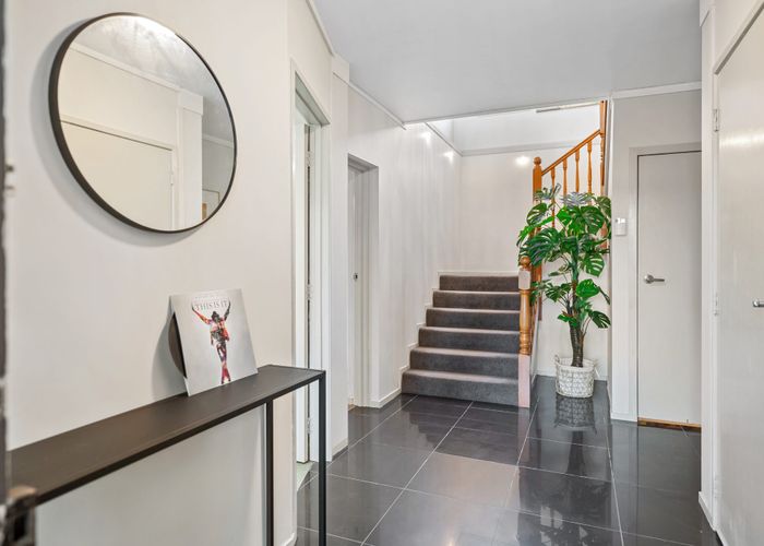  at 44 Penzance Road, Mairangi Bay, North Shore City, Auckland