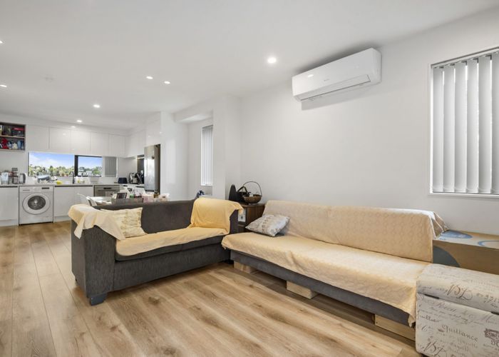  at 3/100 Target Road, Wairau Valley, Auckland