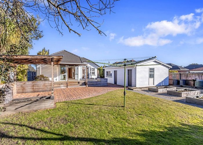  at 70 Isleworth Road, Bishopdale, Christchurch