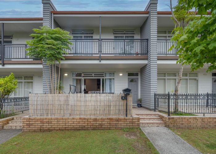  at 3/44 Carlos Drive, Flat Bush, Auckland