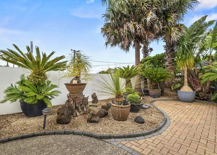  at 2/321 Lake Road, Hauraki, Auckland