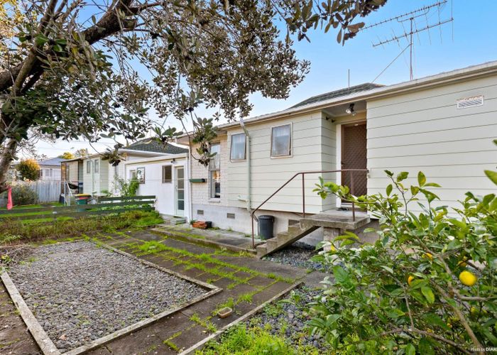  at 1/5 Merriefield Avenue, Forrest Hill, North Shore City, Auckland