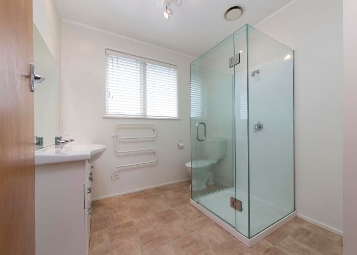  at 4/135 Titirangi Road, New Lynn, Waitakere City, Auckland