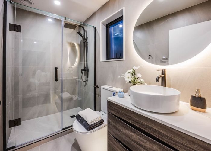  at 18 Buckland Road, Mangere East, Auckland