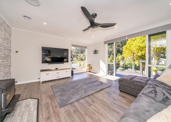  at 114 Pinehaven Road, Pinehaven, Upper Hutt