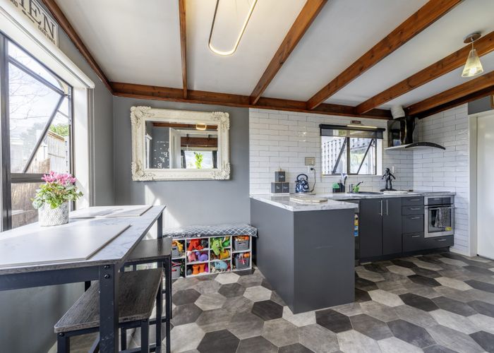  at 8 Roslyn Terrace, West End, Timaru