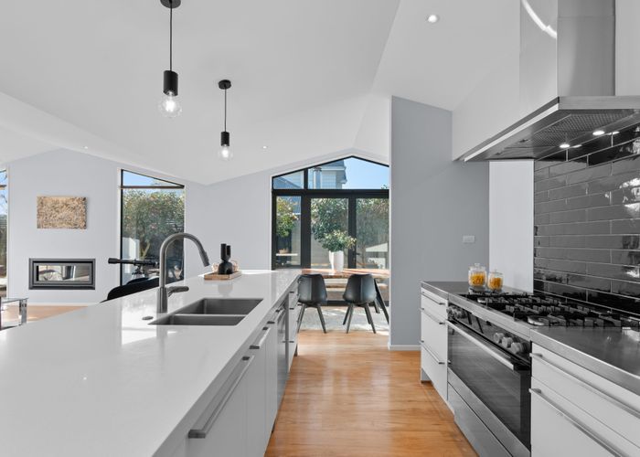  at 7 Pentlow Place, Fendalton, Christchurch City, Canterbury