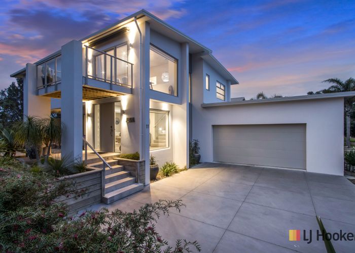  at 11 Bowentown Boulevard, Katikati