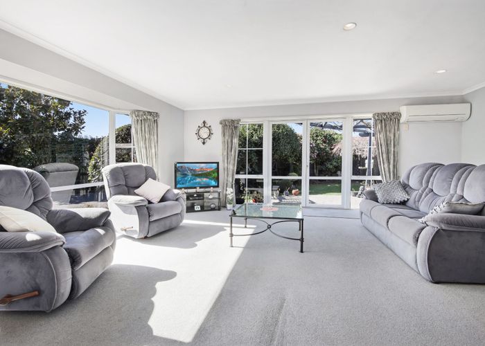  at 2/28 Canberra Place, Redwood, Christchurch