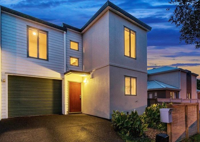  at 39 Verdale Circle, Glen Eden, Waitakere City, Auckland