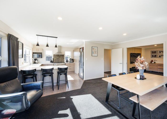 at 9 Lorenzo Place, Kelvin Grove, Palmerston North