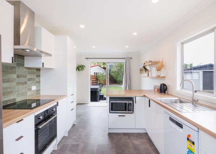  at 9 Lyndale Place, Kelvin Grove, Palmerston North, Manawatu / Whanganui