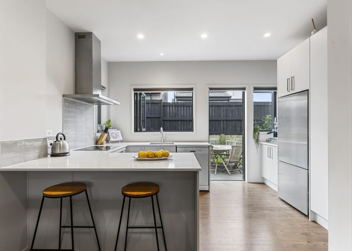  at 7 Glenbrae Glade, Glen Innes, Auckland