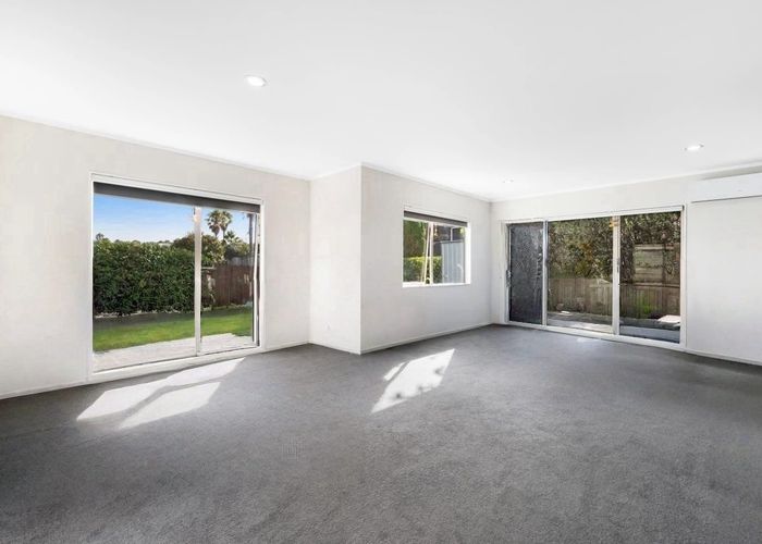  at 2/17 Daria Place, Northpark, Manukau City, Auckland
