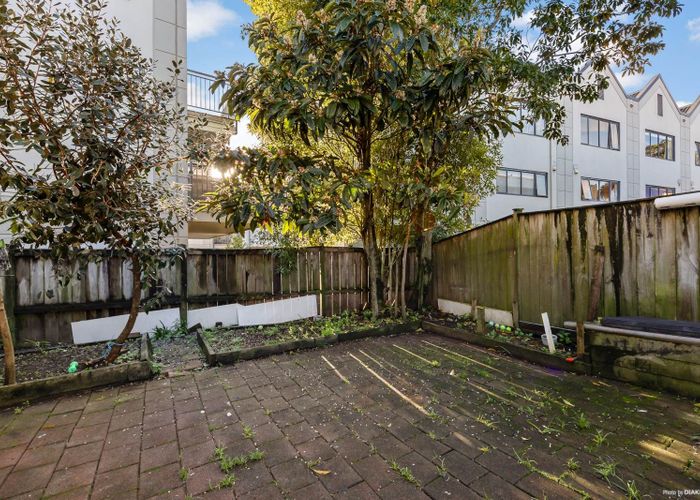  at 3/4 Ambrico Place, New Lynn, Waitakere City, Auckland
