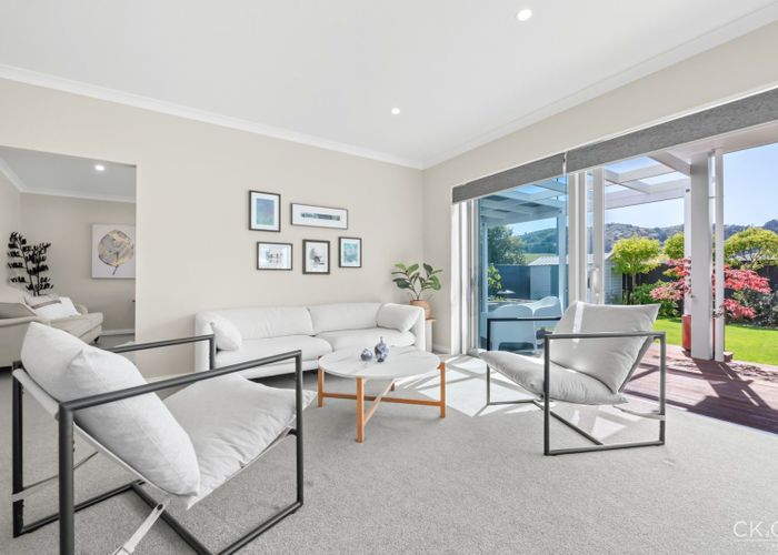  at 8D Glen Iris Grove, Woburn, Lower Hutt