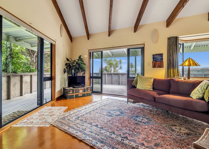  at 117 Seaview Road, Piha, Waitakere City, Auckland