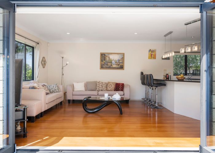  at 21 Oak Manor Drive, Albany, Auckland