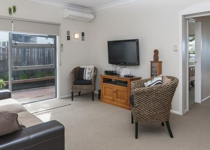  at 1/124 Bucklands Beach Road, Bucklands Beach, Manukau City, Auckland