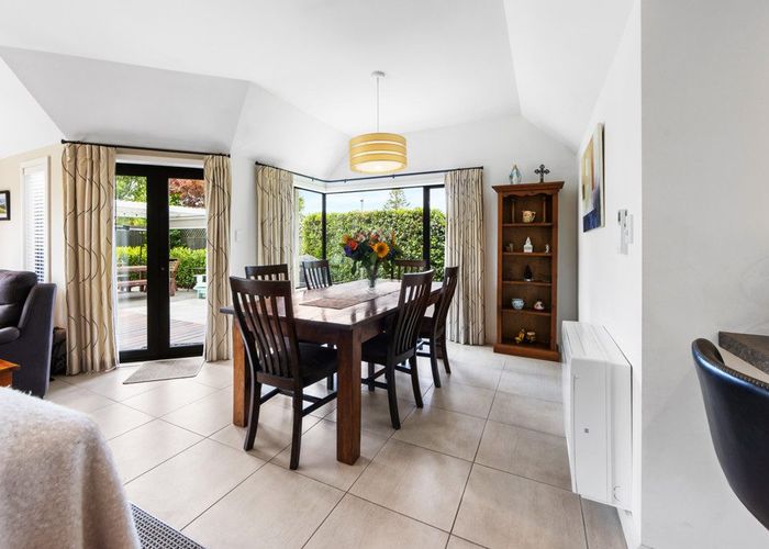  at 11 Harlech Mews, Avonhead, Christchurch City, Canterbury